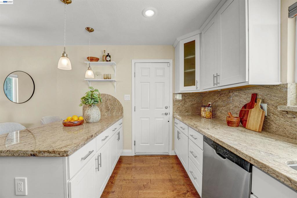 2547 Silvercrest Ct Property Photo 24