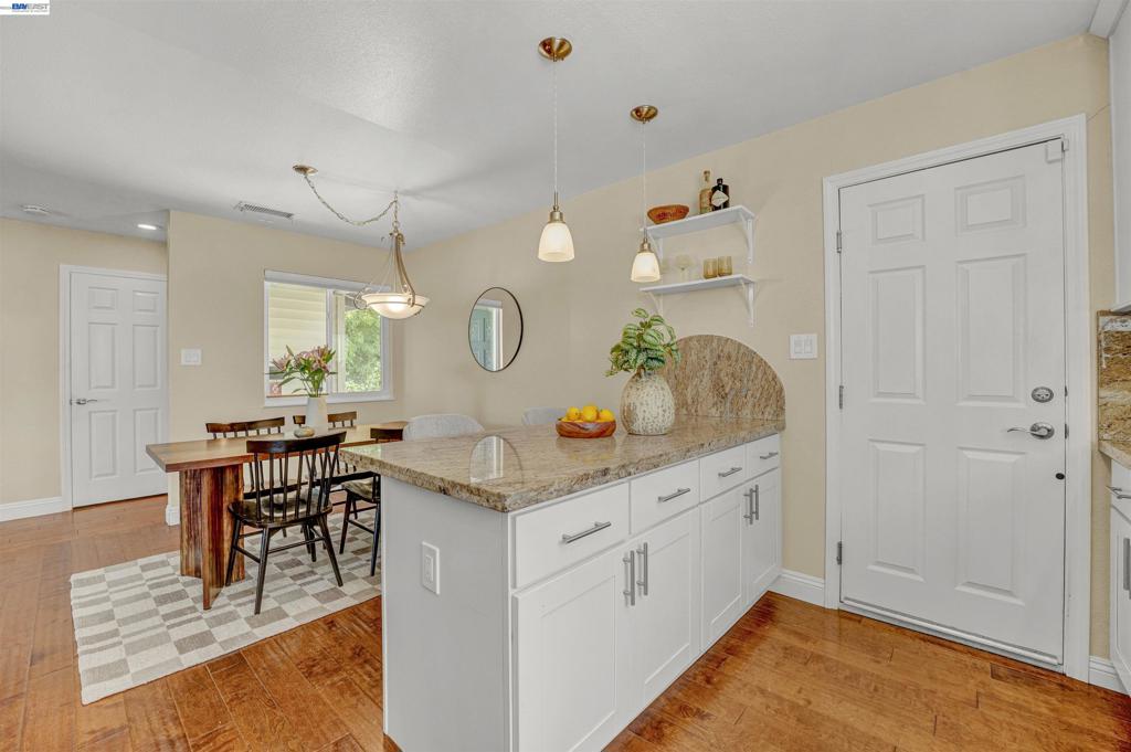 2547 Silvercrest Ct Property Photo 28