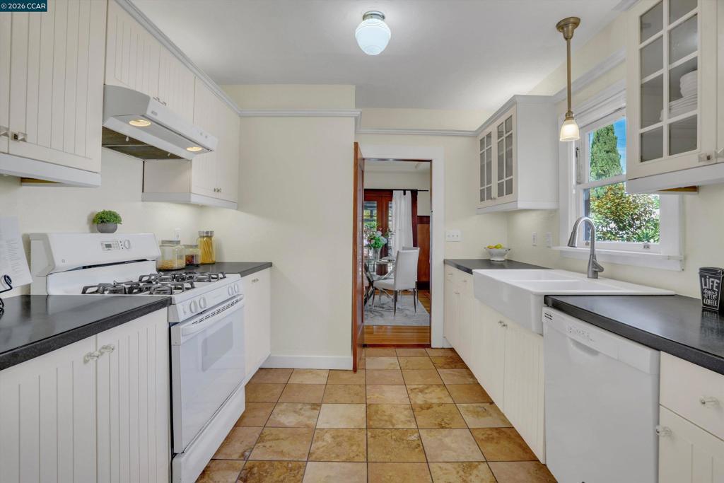 10 Green St Property Photo 10