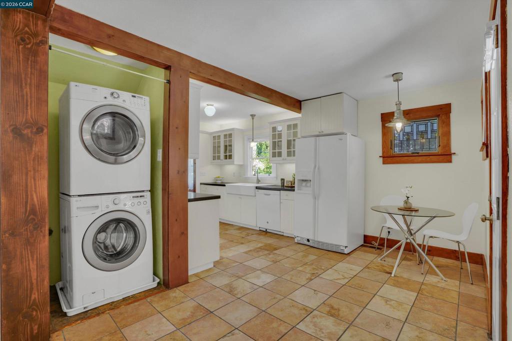10 Green St Property Photo 15