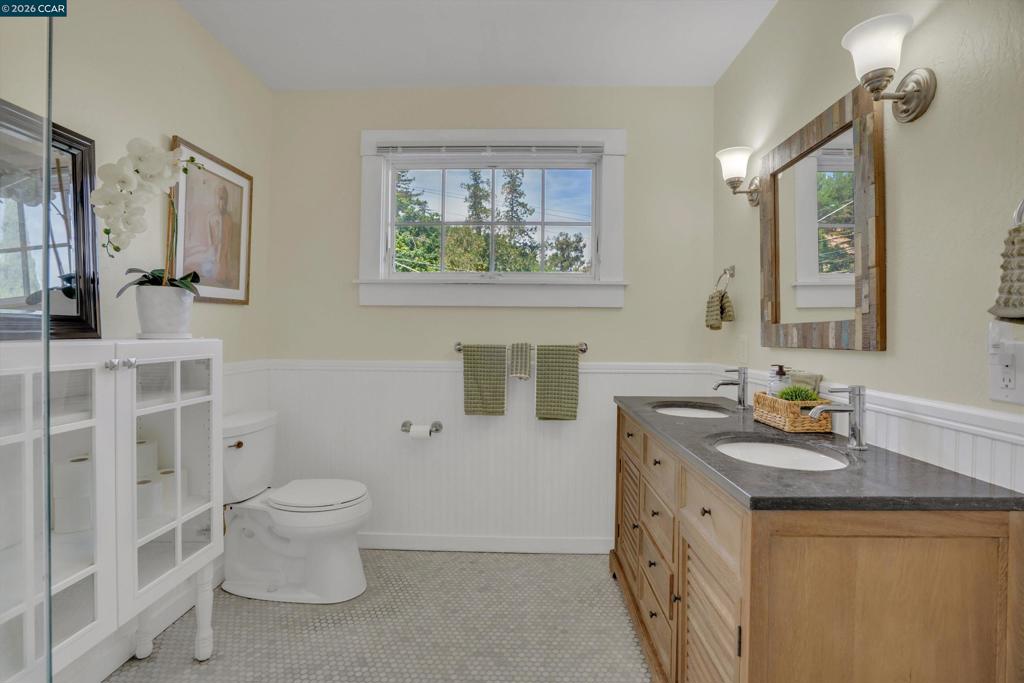 10 Green St Property Photo 22