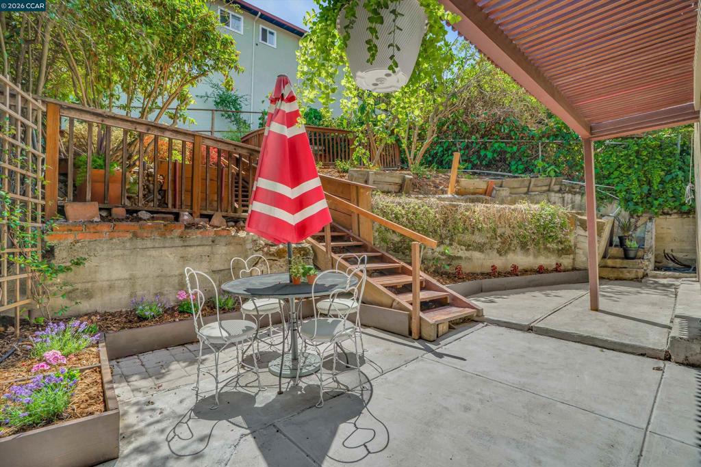 10 Green St Property Photo 25