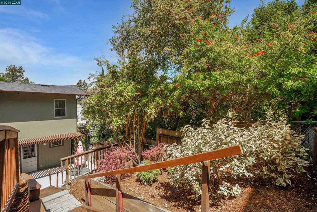 10 Green St Property Photo 28