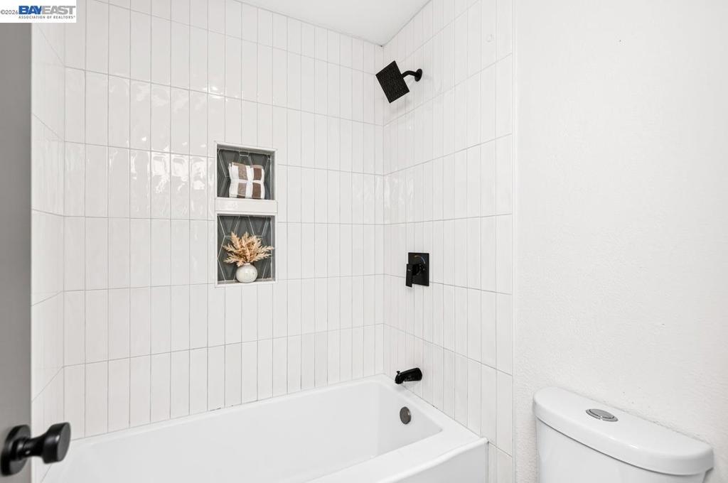 2105 Armstrong Dr Property Photo 29