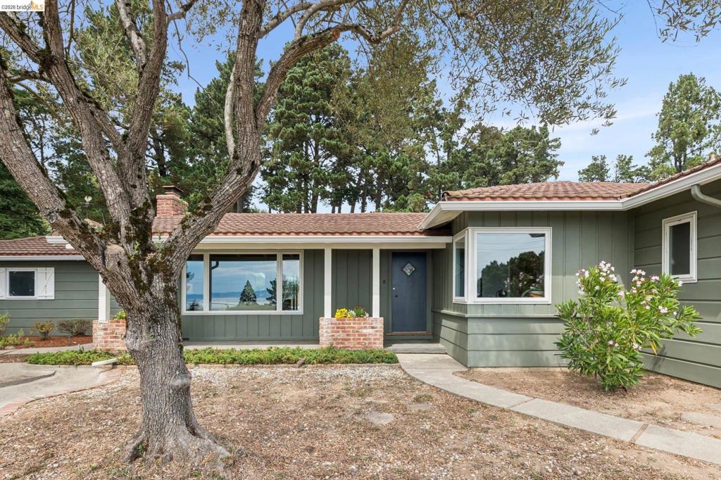 13474 Skyline Blvd Property Photo 2