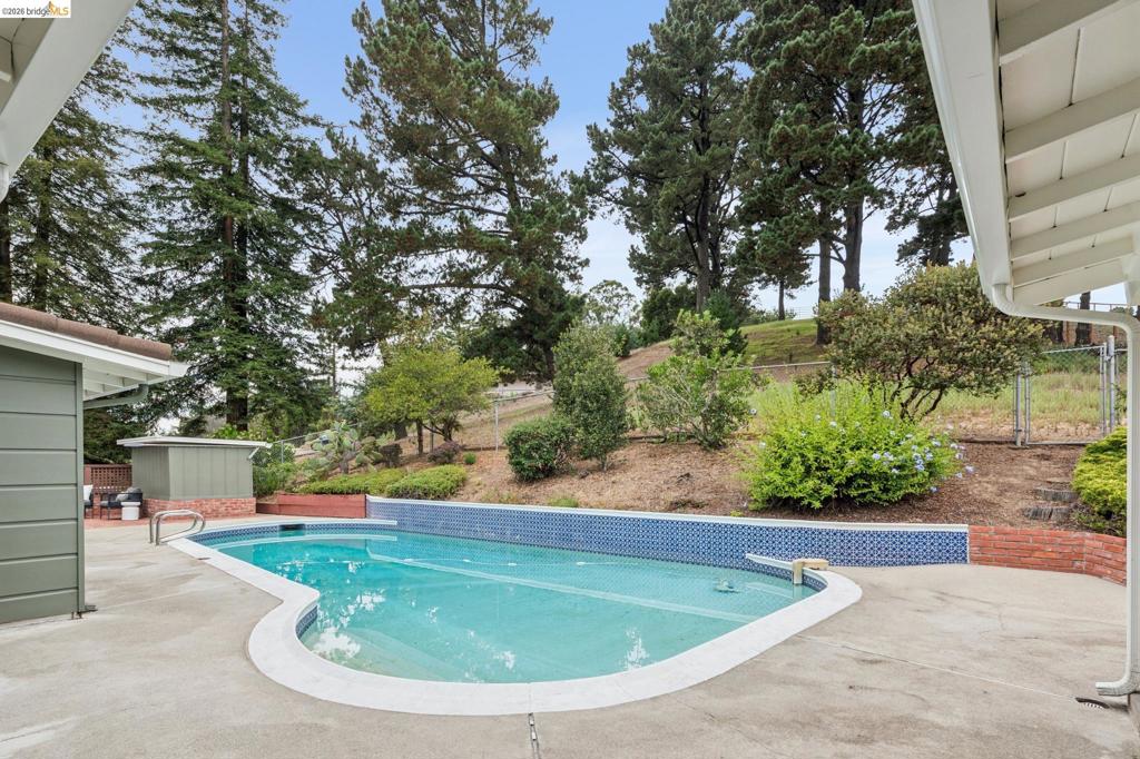 13474 Skyline Blvd Property Photo 9