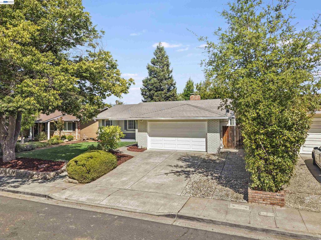 1730 El Padro Dr Property Photo 1