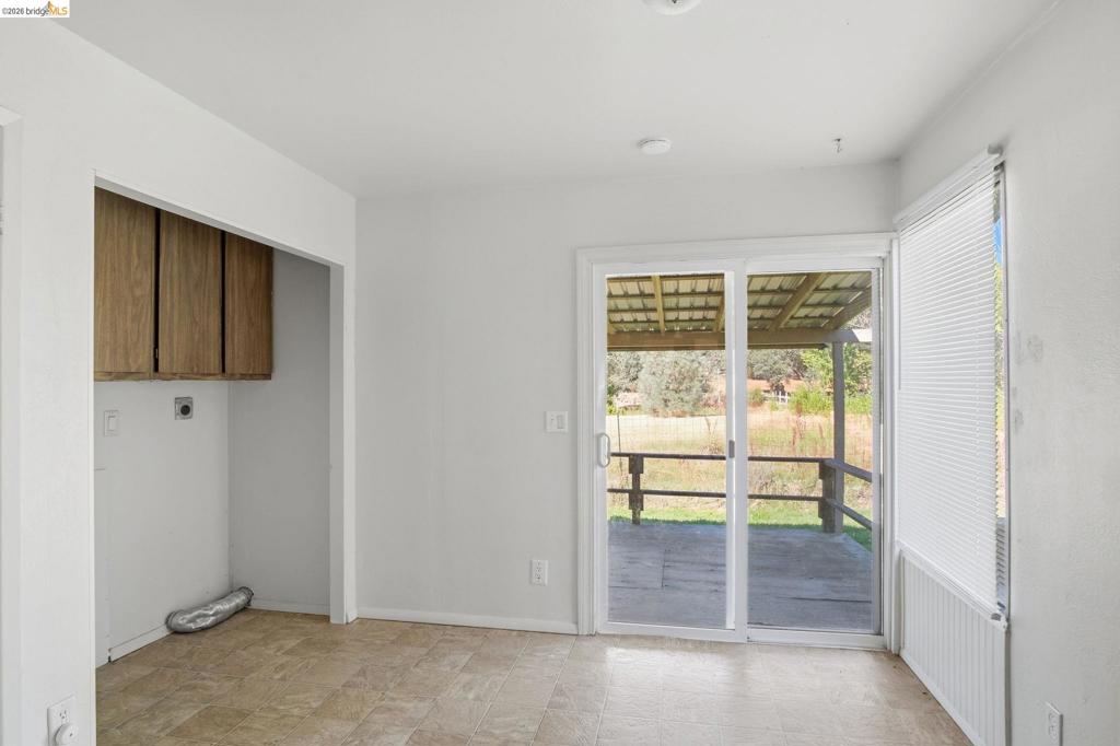 912 Feather Drive Property Photo 7
