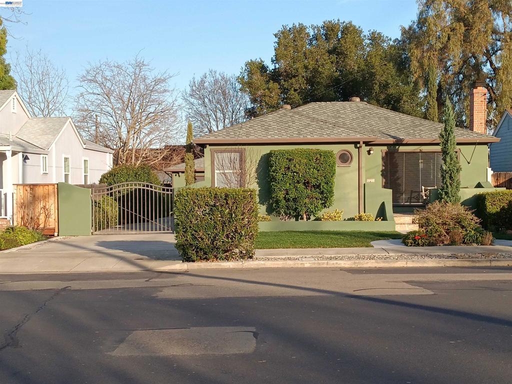 2342 Palm Ave Property Photo 1