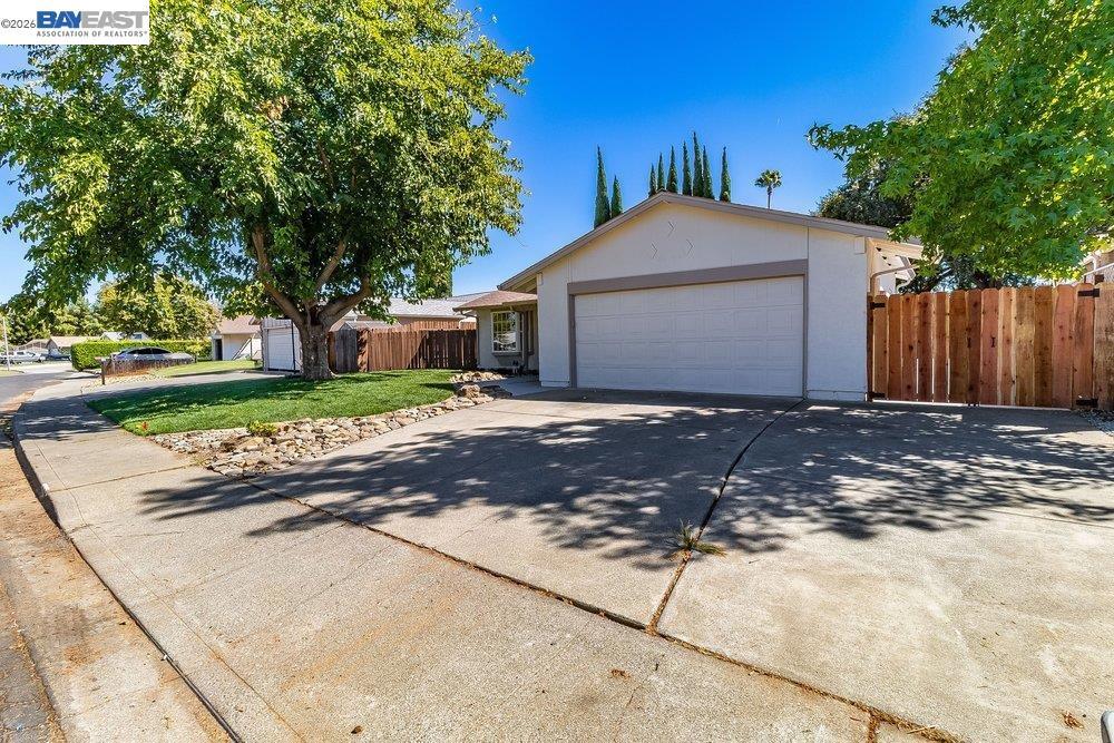 178 Richard Pl Property Photo 4