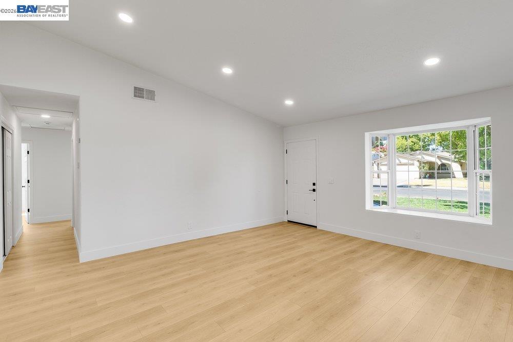 178 Richard Pl Property Photo 7