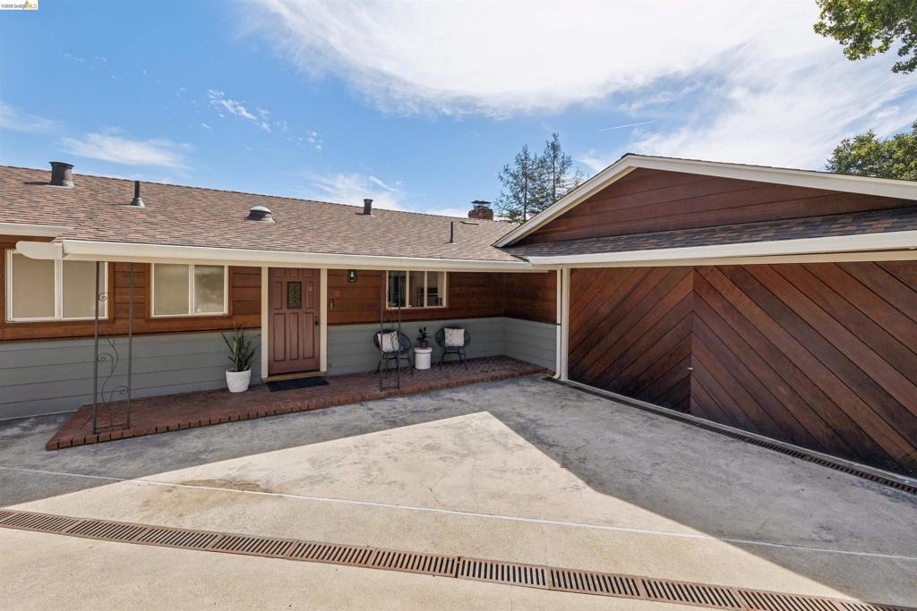 3353 Burdeck Dr Property Photo 13
