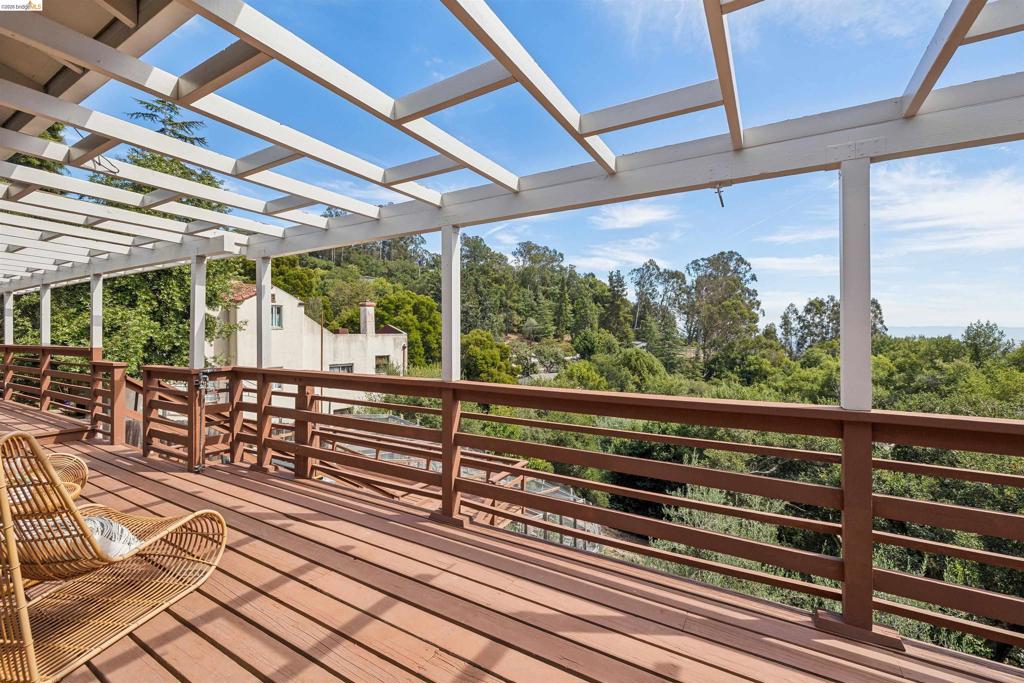 3353 Burdeck Dr Property Photo 29