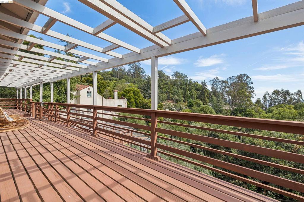 3353 Burdeck Dr Property Photo 34
