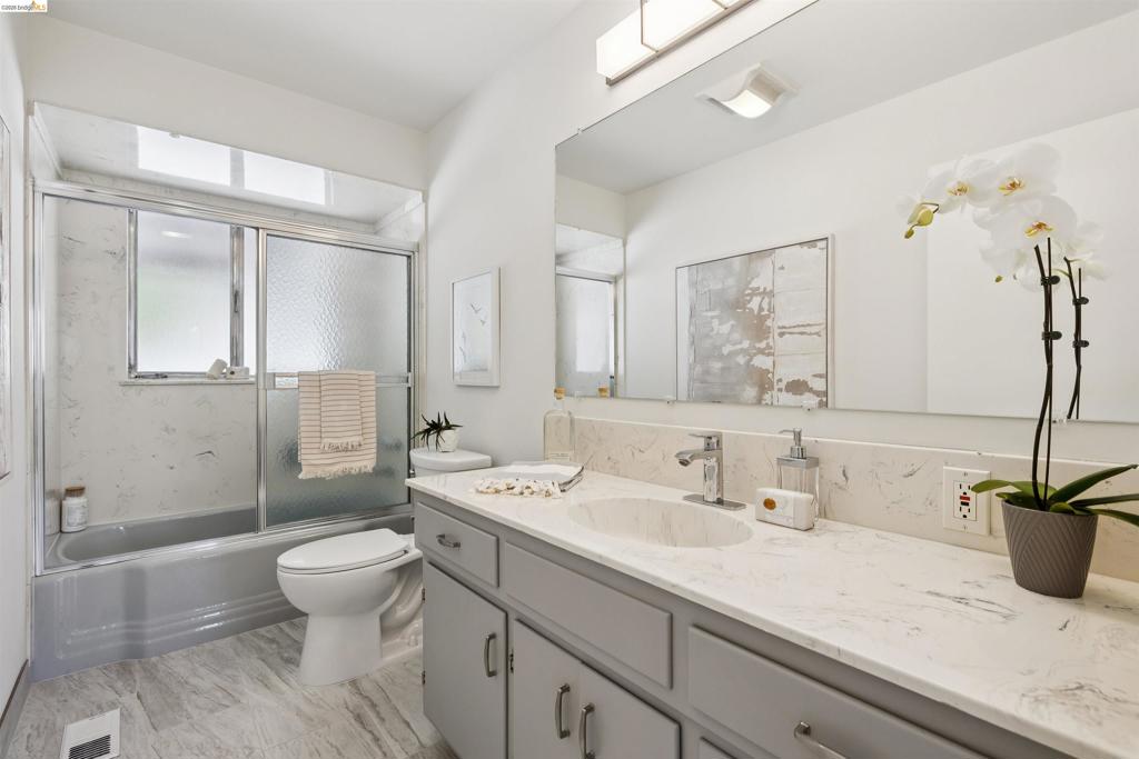 3353 Burdeck Dr Property Photo 64