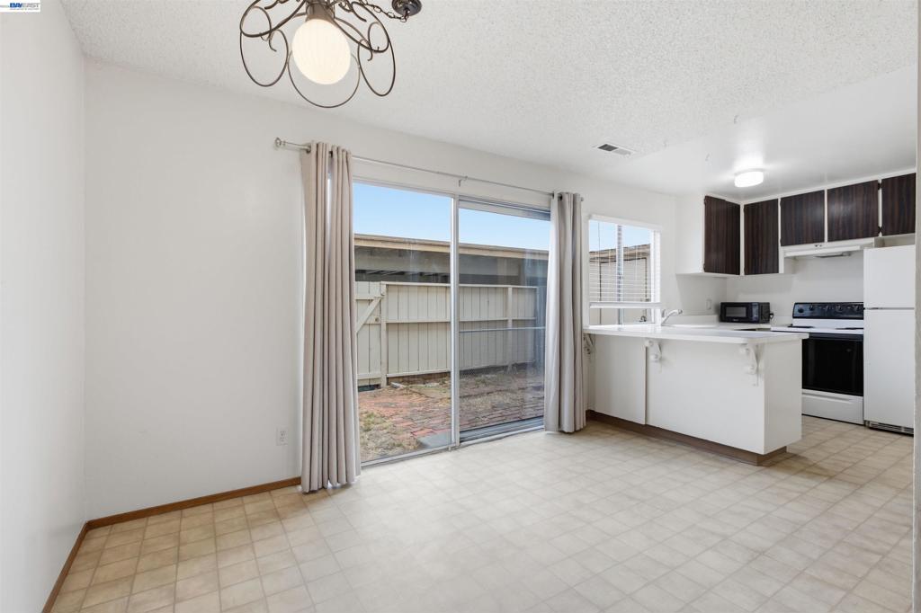 34644 Greenstone Cmn Property Photo 2