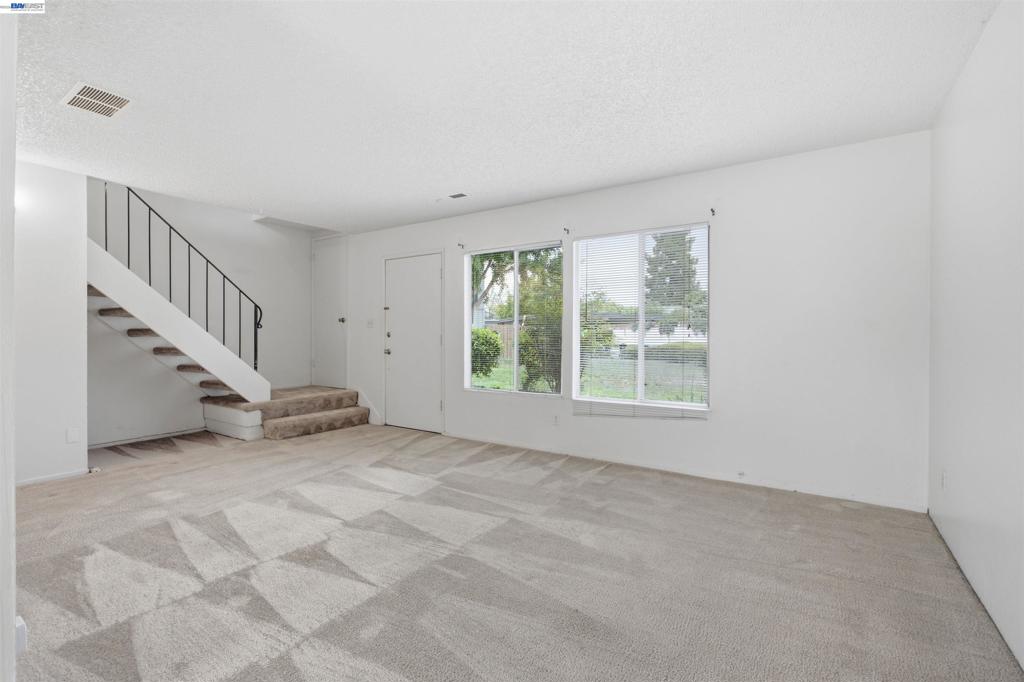34644 Greenstone Cmn Property Photo 10