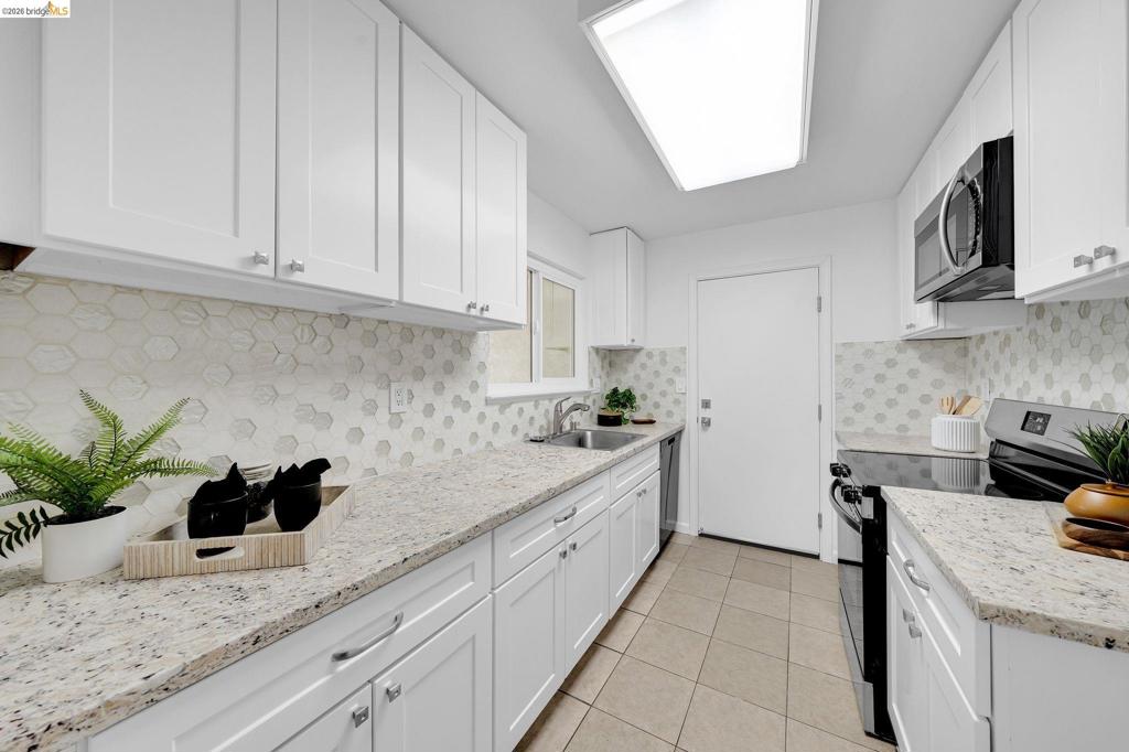 1300 Trembath Ln Property Photo 19
