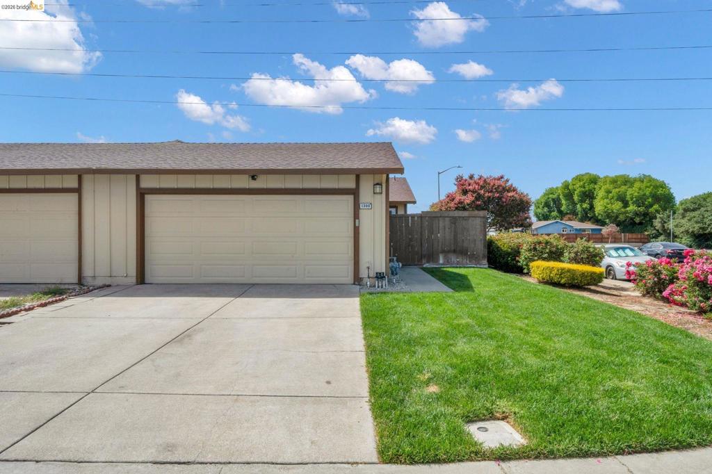 1300 Trembath Ln Property Photo 28