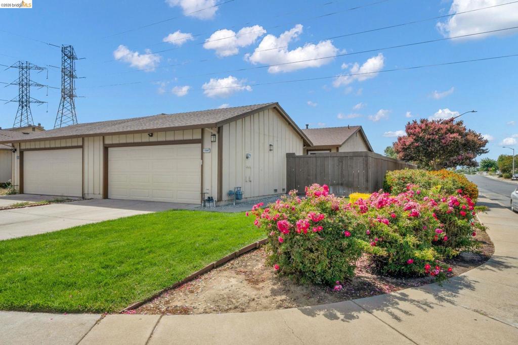 1300 Trembath Ln Property Photo 29