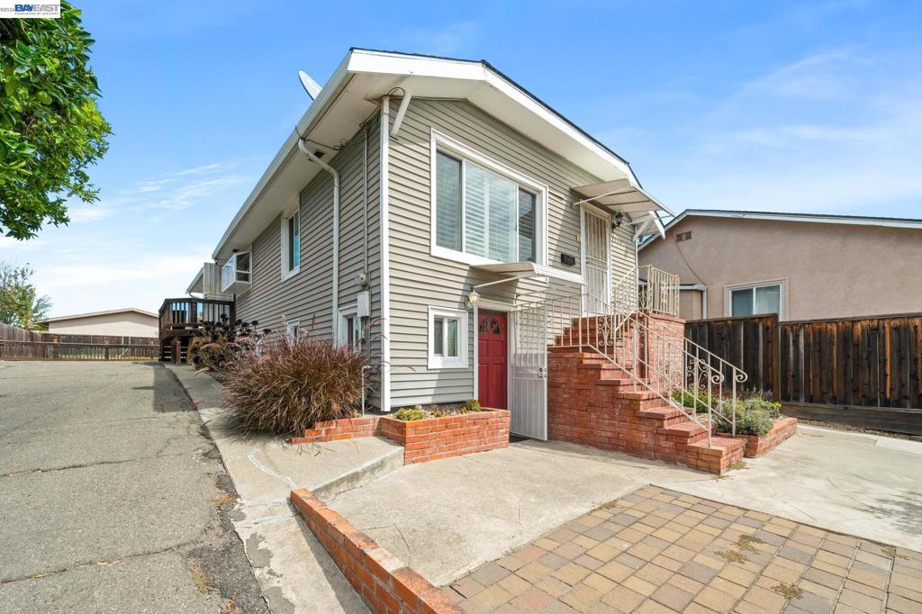 1540 Crescent Ave Property Photo 3