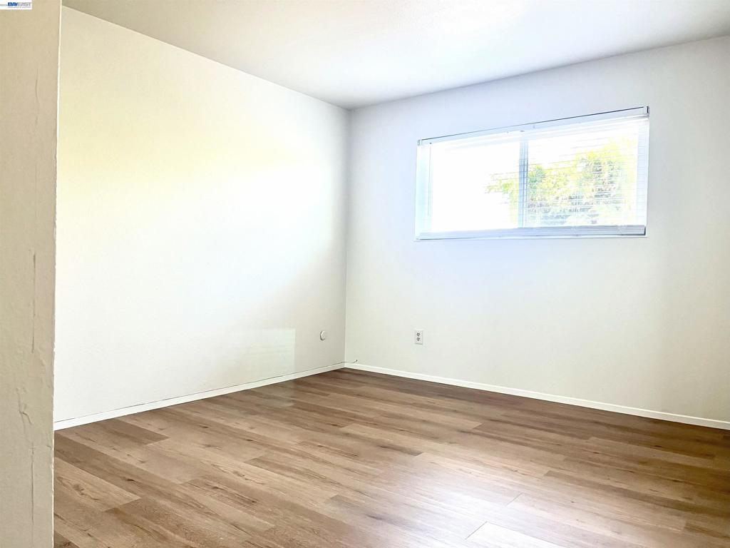 582 E H St Property Photo 5