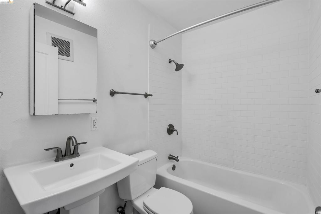 1150 Lincoln Ave Property Photo 8