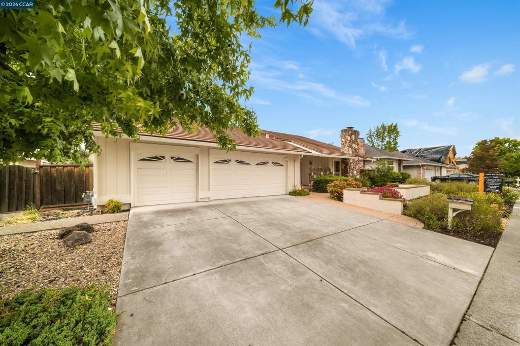 3237 Vera Cruz Dr Property Photo 5