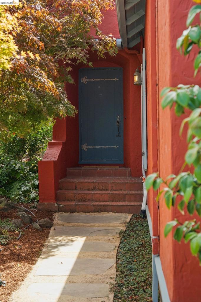 54 Colorado Ave Property Photo 3