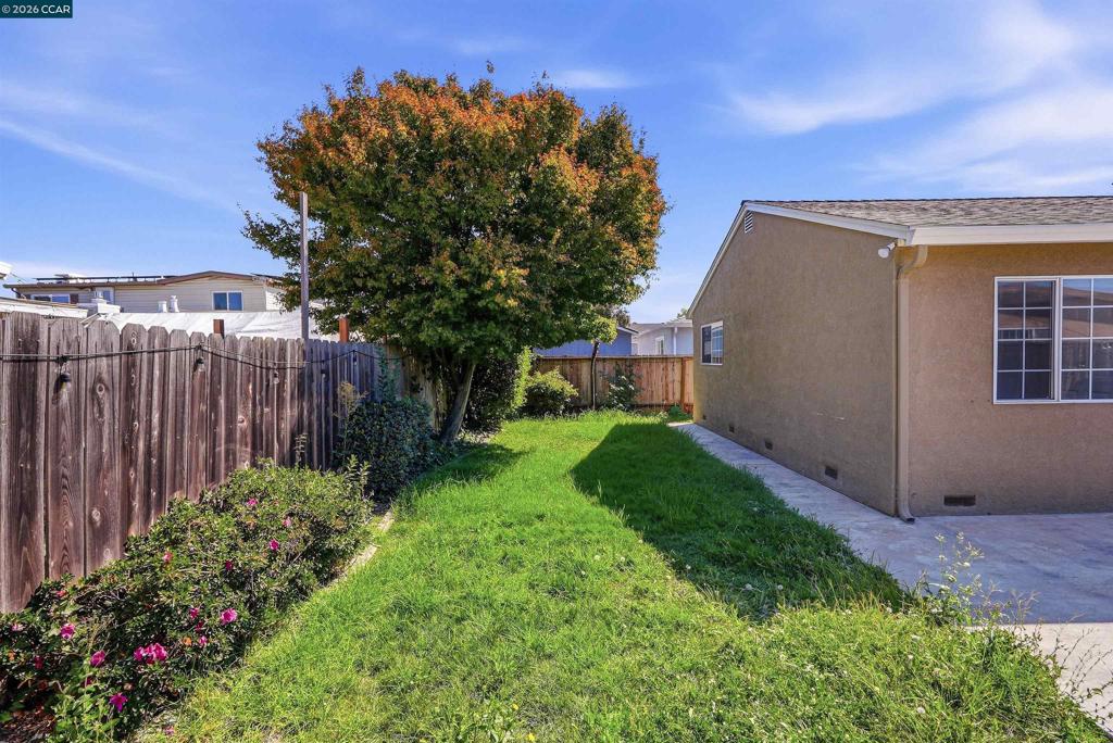 24644 Woodacre Ave Property Photo 27