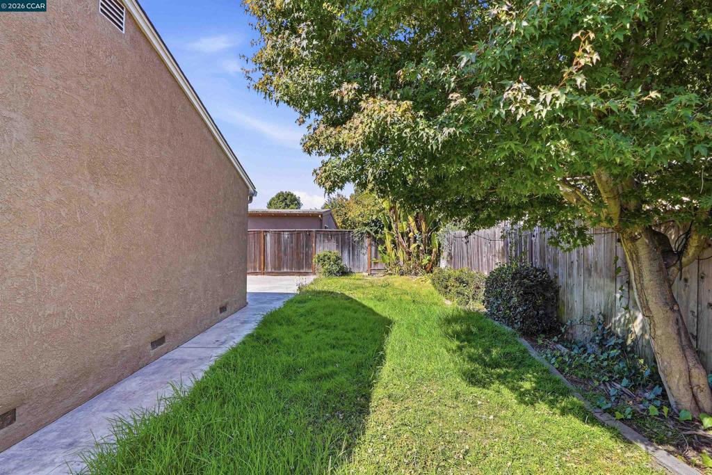 24644 Woodacre Ave Property Photo 28