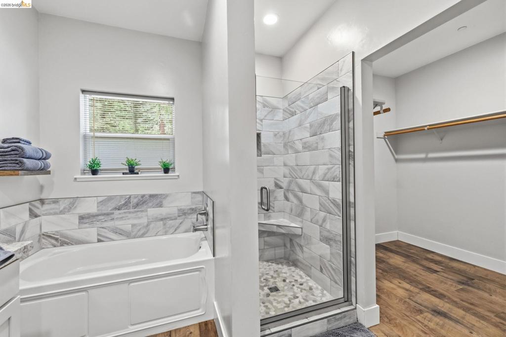 22460 Longeway Rd Property Photo 10