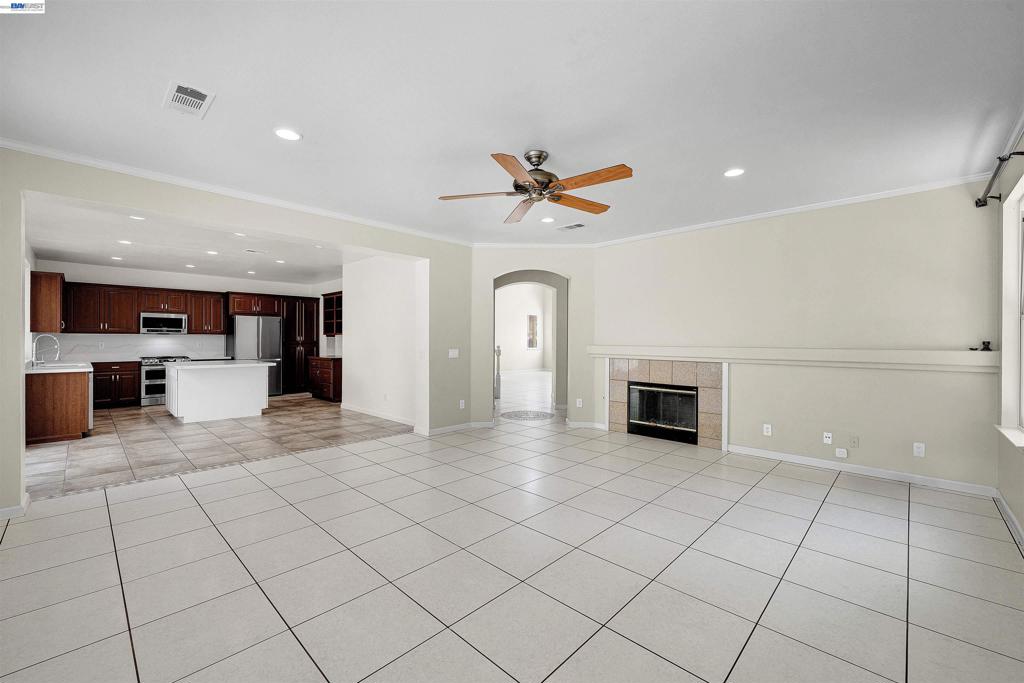 10324 Almanor Cir Property Photo 5