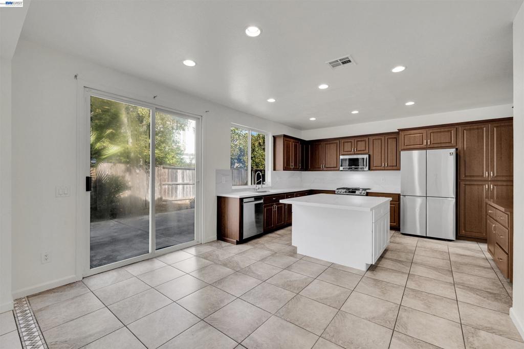 10324 Almanor Cir Property Photo 8