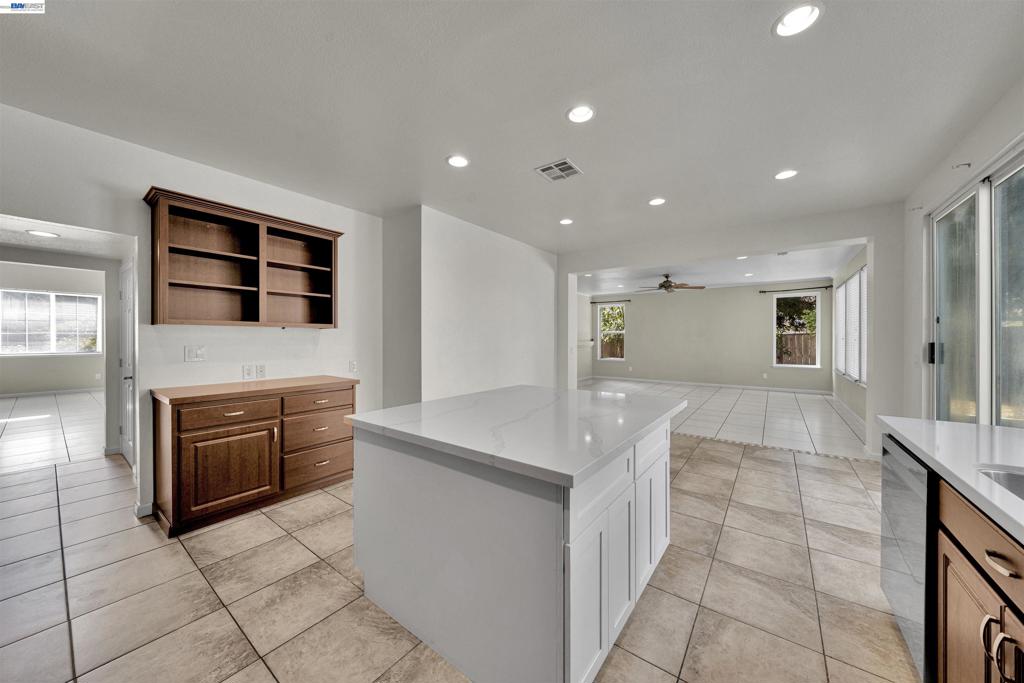 10324 Almanor Cir Property Photo 9
