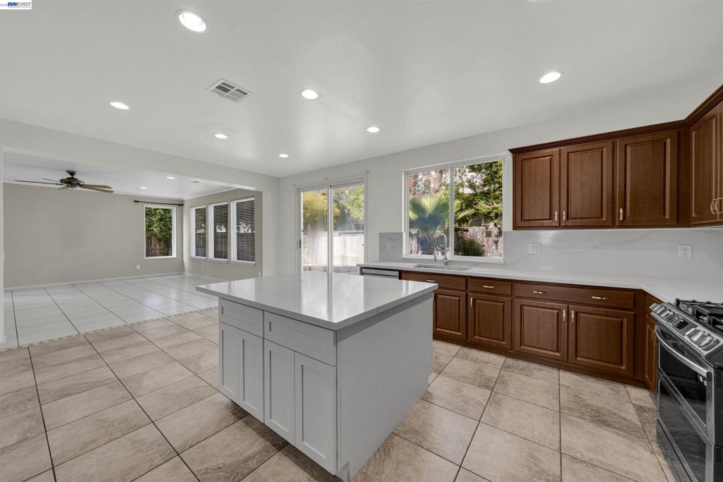 10324 Almanor Cir Property Photo 10
