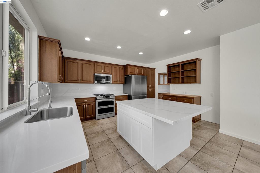 10324 Almanor Cir Property Photo 12