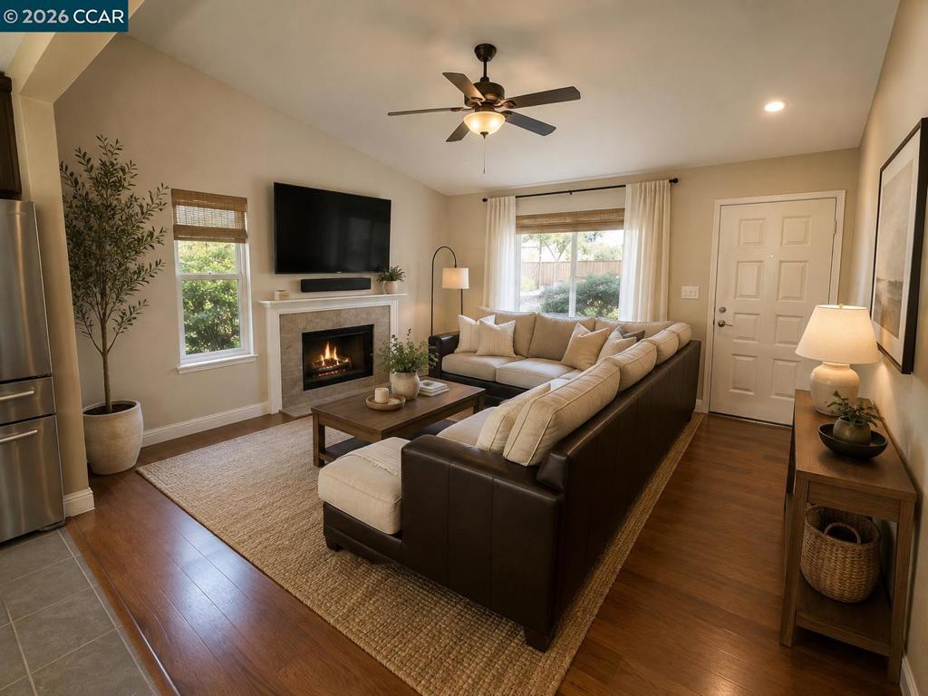 3903 Silver Oaks Way Property Photo 2