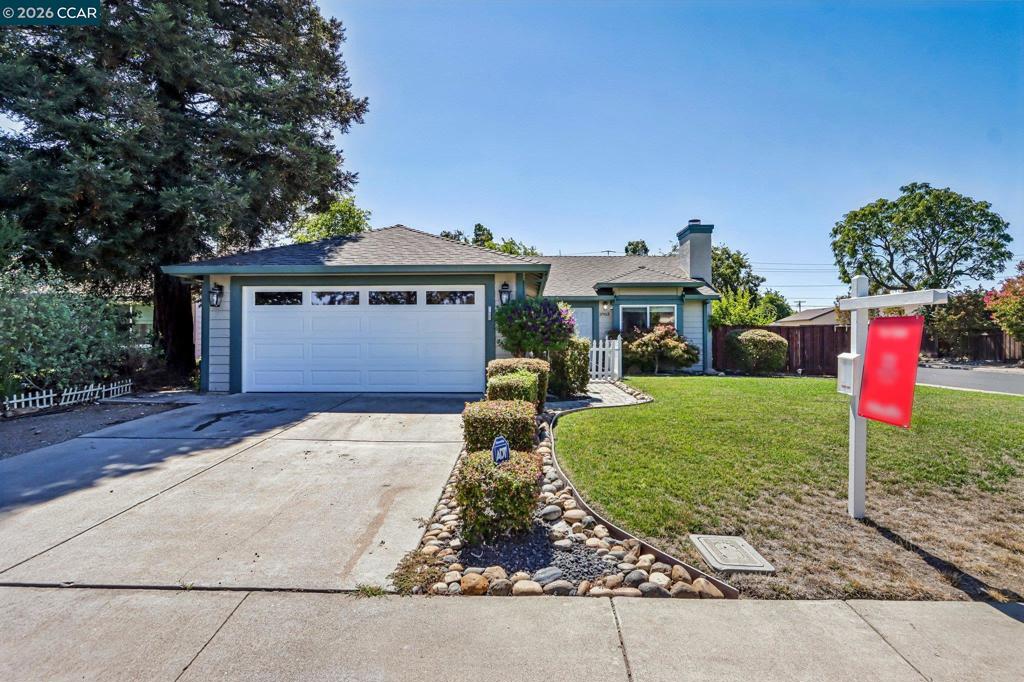3903 Silver Oaks Way Property Photo 3
