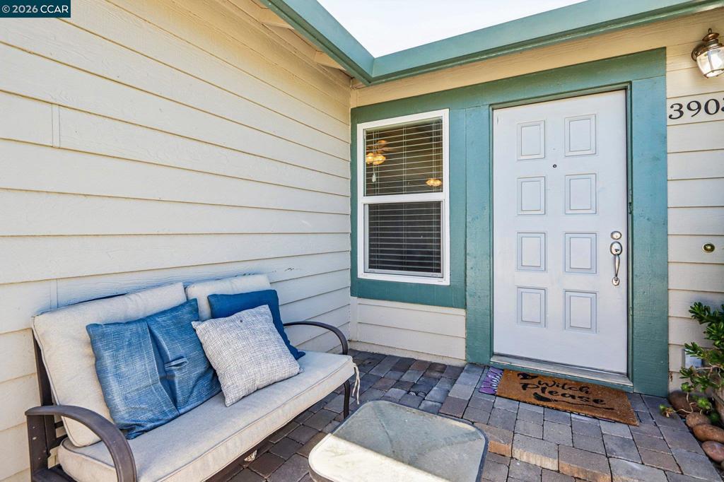 3903 Silver Oaks Way Property Photo 5