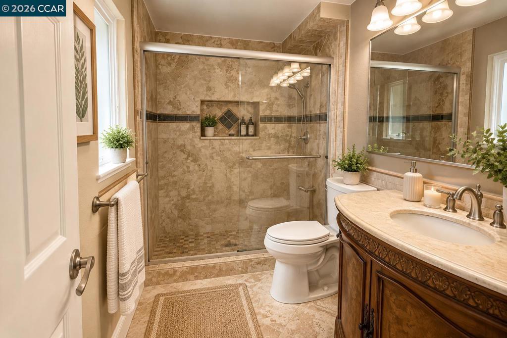 3903 Silver Oaks Way Property Photo 7