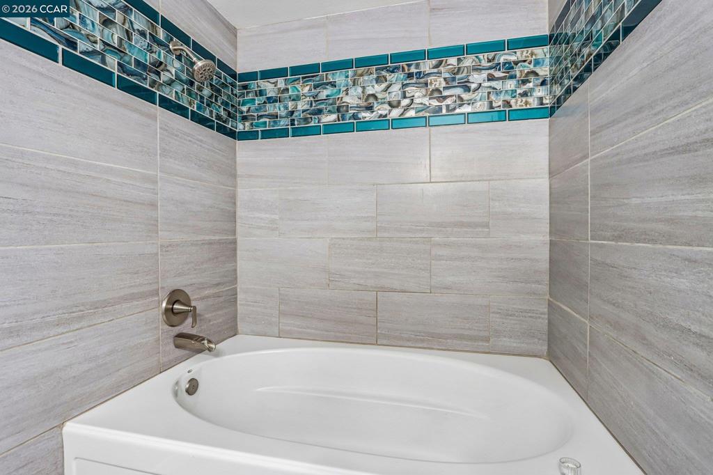 3903 Silver Oaks Way Property Photo 13