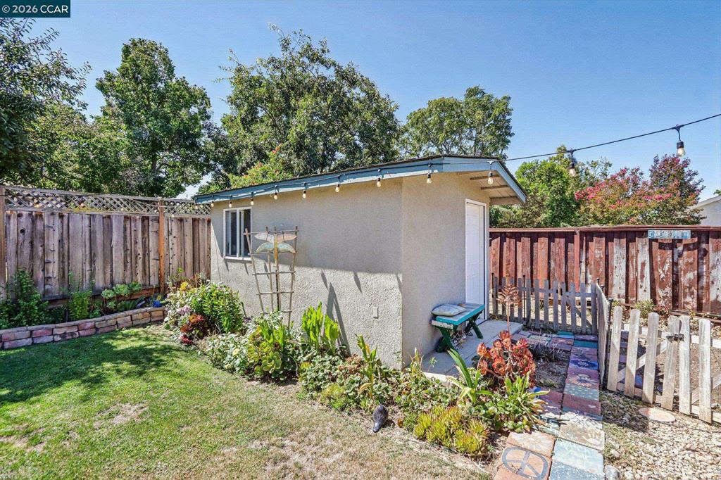 3903 Silver Oaks Way Property Photo 21