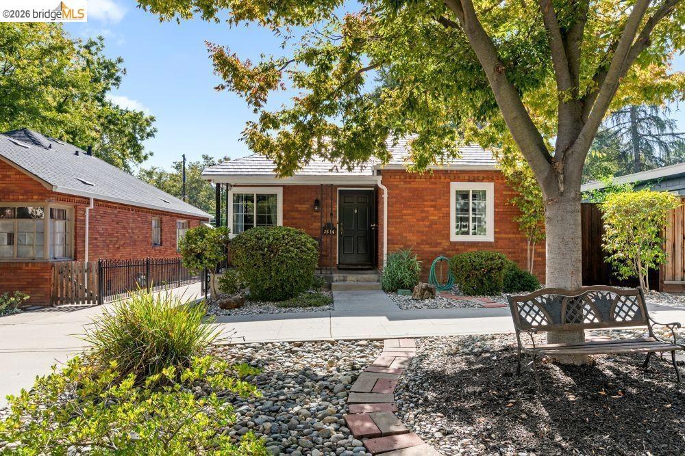 2214 U St Property Photo 1