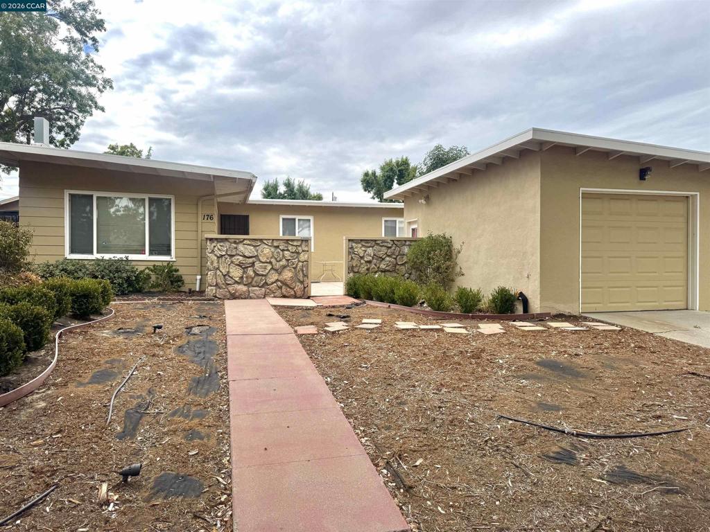 176 Sequoia Dr Property Photo 1