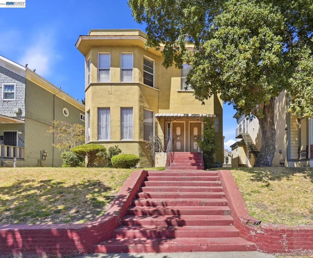 1631 Linden St