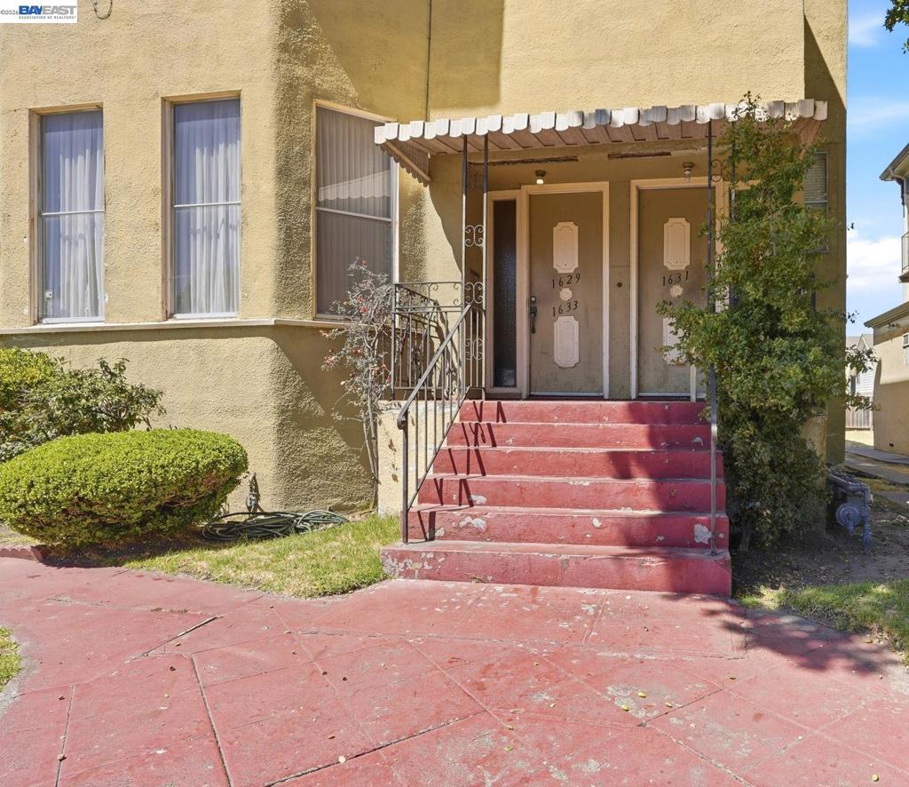 1631 Linden St Property Photo 3