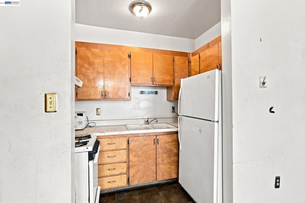 1631 Linden St Property Photo 11