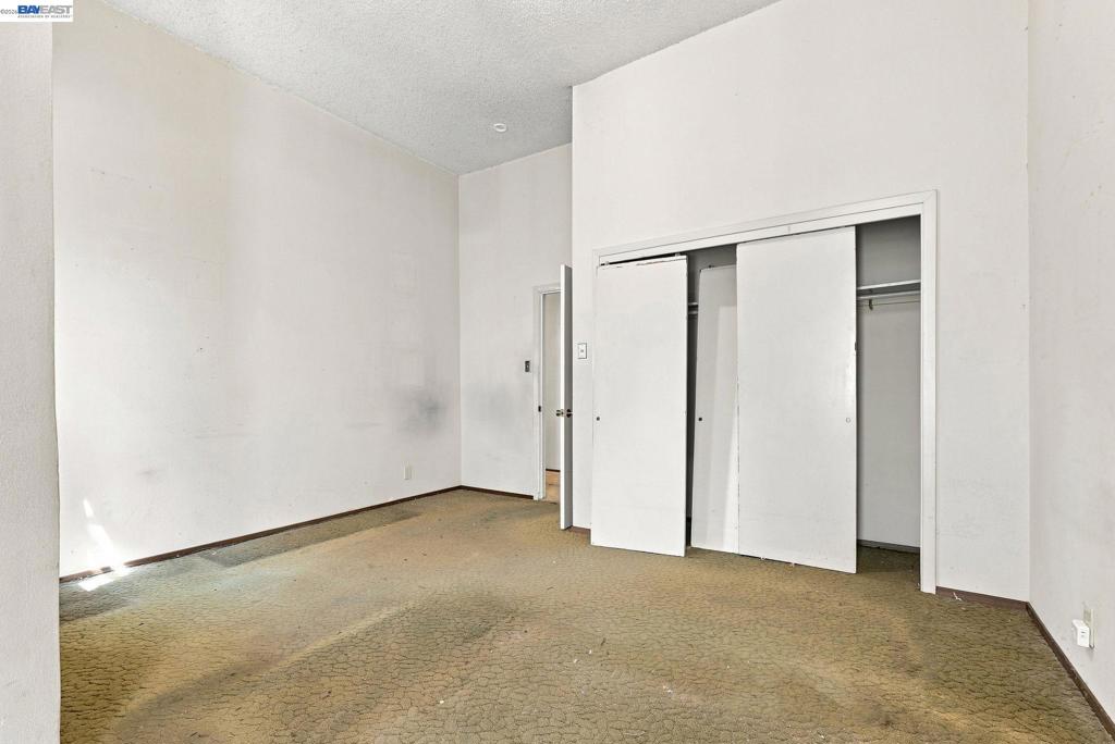 1631 Linden St Property Photo 15