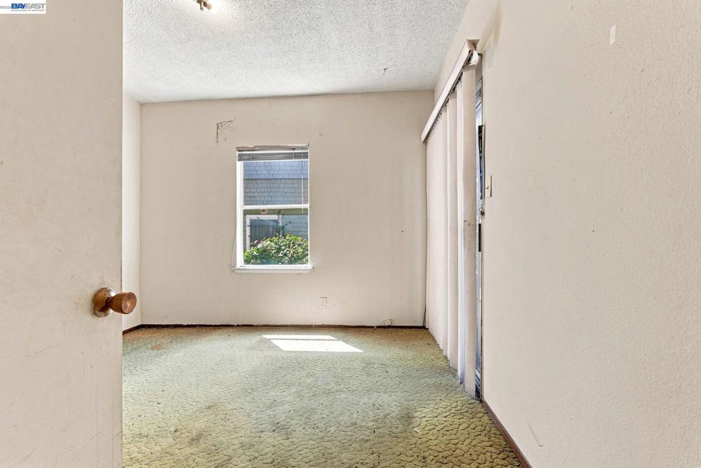 1631 Linden St Property Photo 16